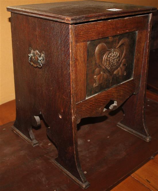 Arts & Crafts Liberty style oak purdonium(-)